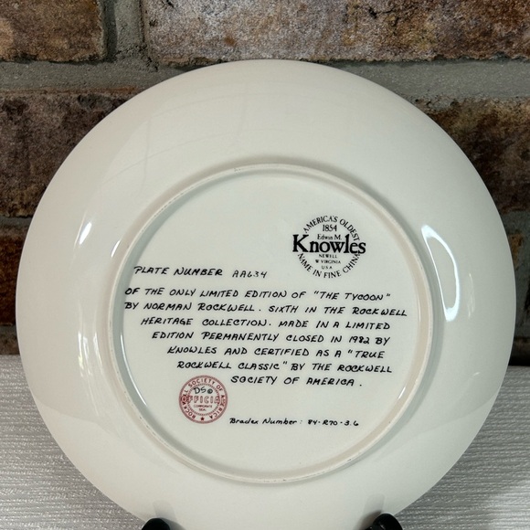 NORMAN ROCKWELL Vintage 1982 “The Tycoon” Collector’s Plate - Picture 3 of 10